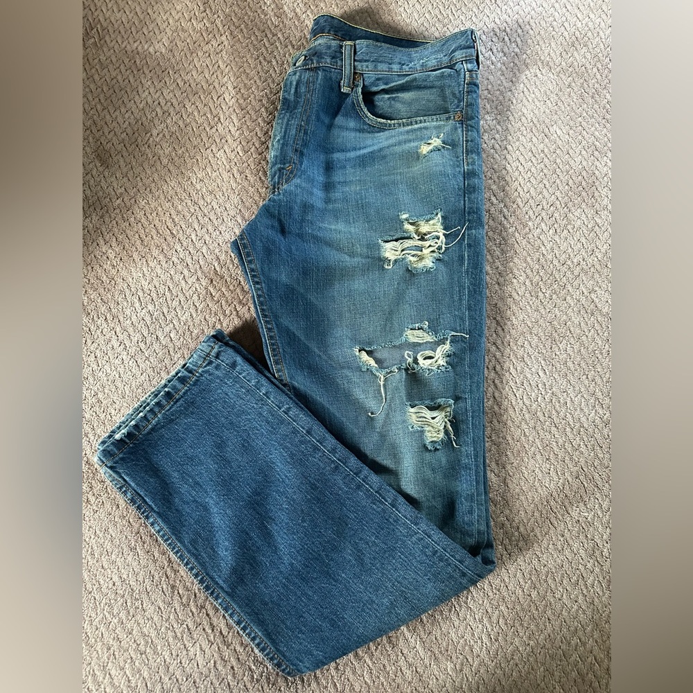 Mens Levi jeans Size 36/32